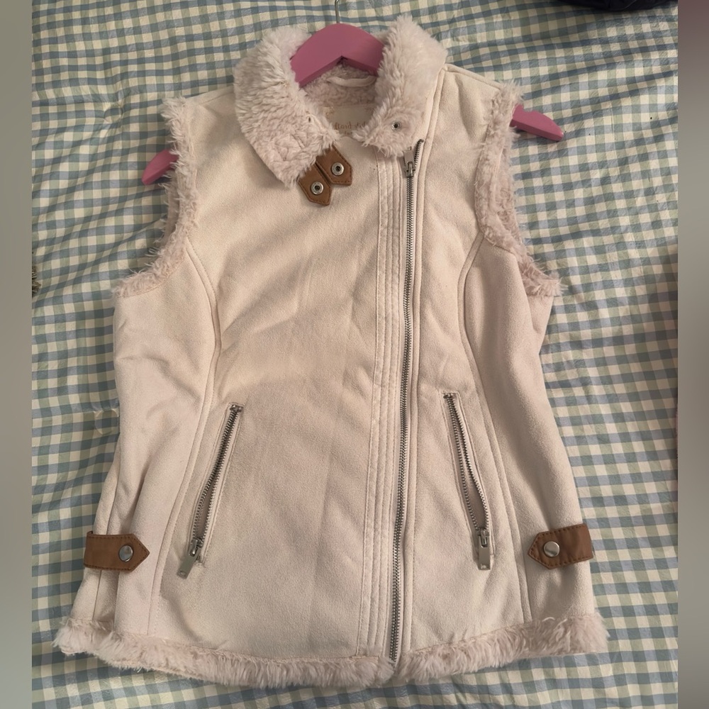 Size M Alter’d State faux suede, fur-lined cream colored vest